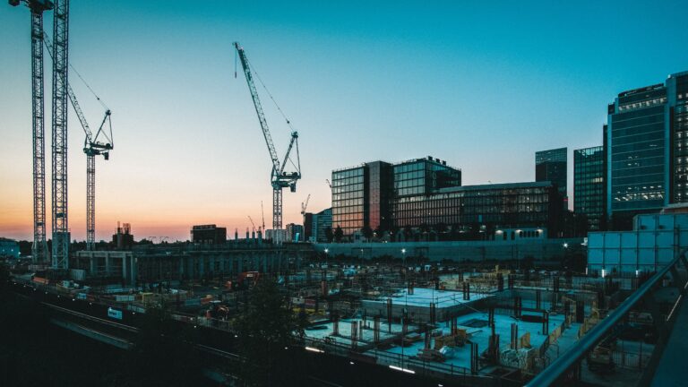 Cloud Solutions for Construction Teams: Stay Synced and On Budget